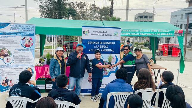 "Educatón Municipal" inculcó valiosas ideas para el cuidado del ambiente en el parque San Juan