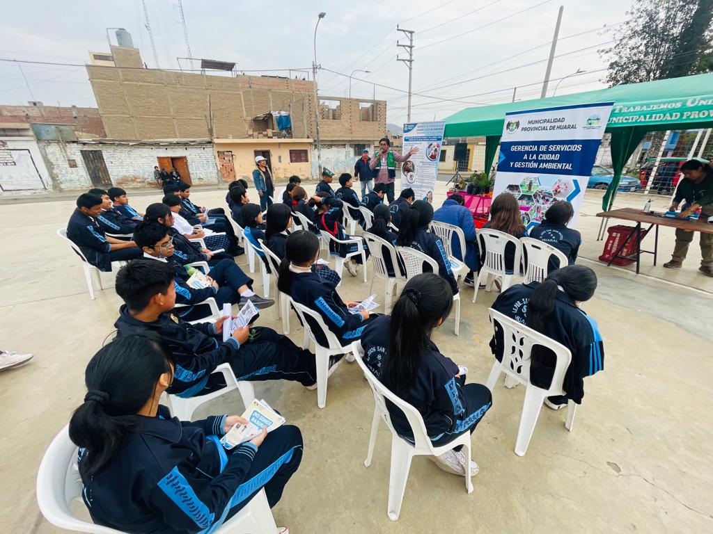 "Educat贸n Municipal" inculc贸 valiosas ideas para el cuidado del ambiente en el parque San Juan