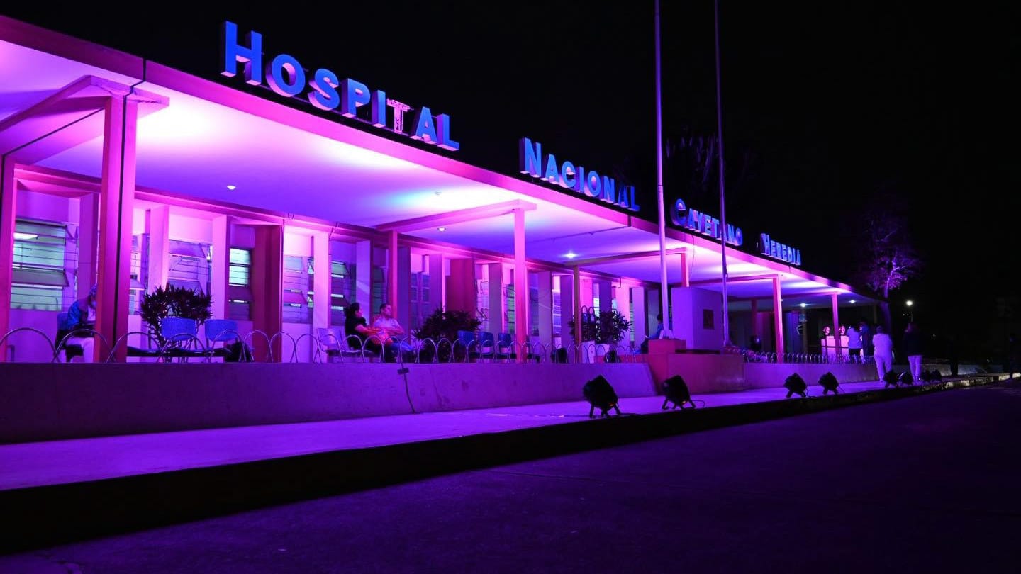 Minsa, hospitales e institutos iluminan su frontis de color púrpura para conmemorar el Día Mundial del Niño Prematuro