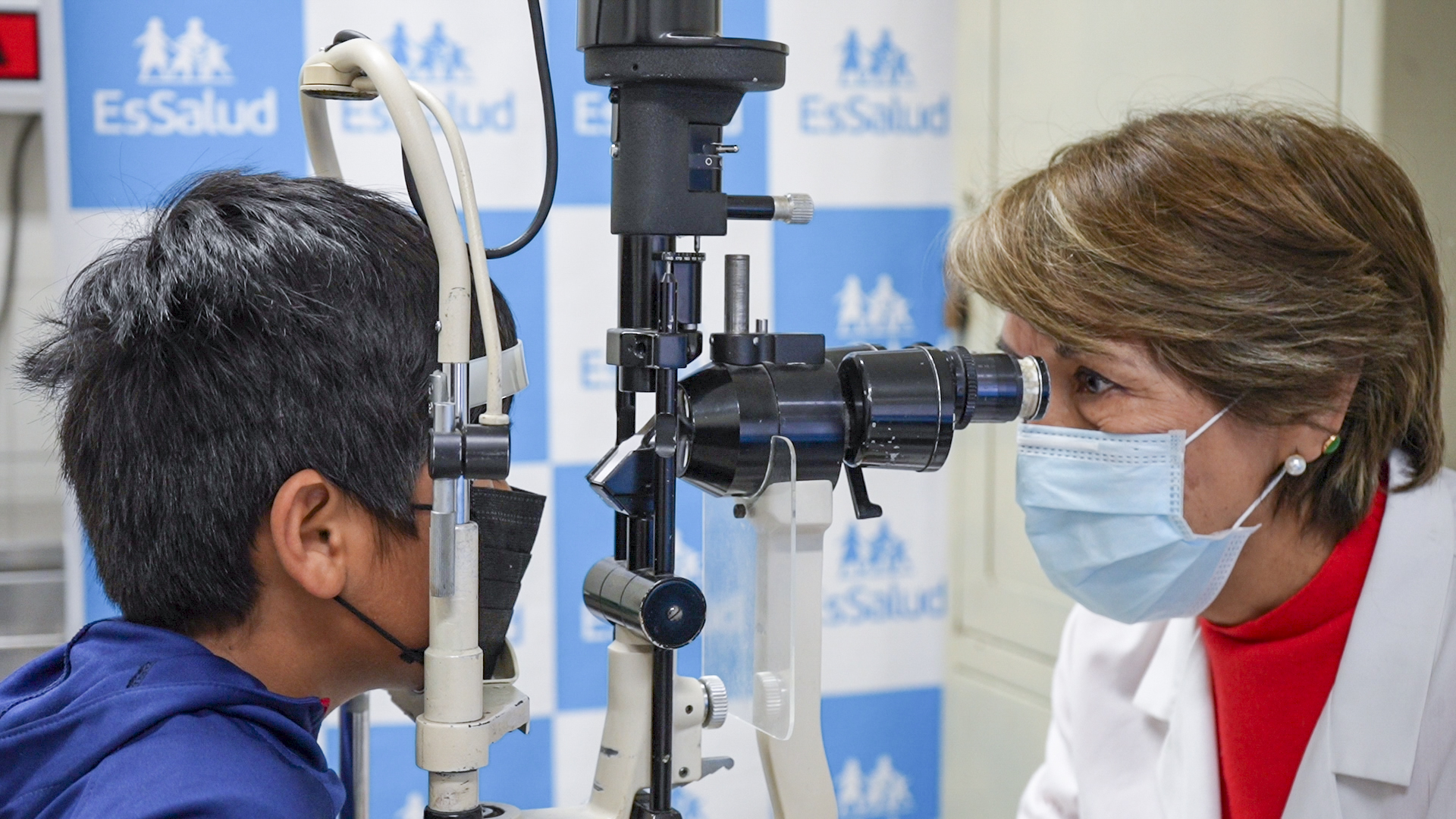 EsSalud advierte casos de niños con cáncer ocular