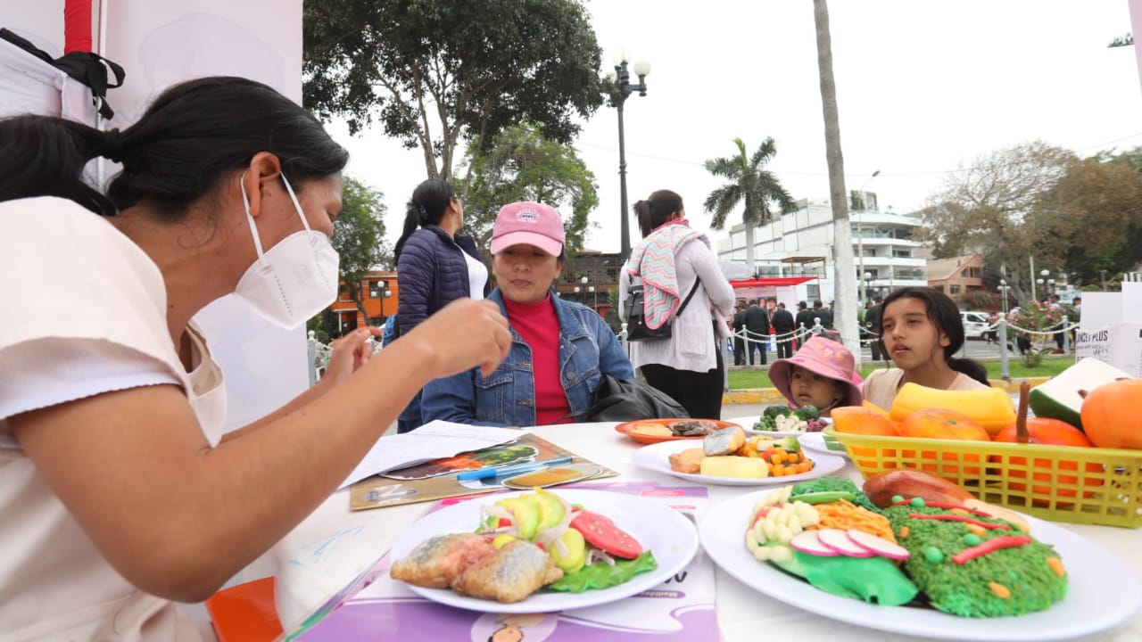 Con corso y feria de salud el Minsa celebra el 34 aniversario de la Convención sobre los Derechos de la Niña y el Niño