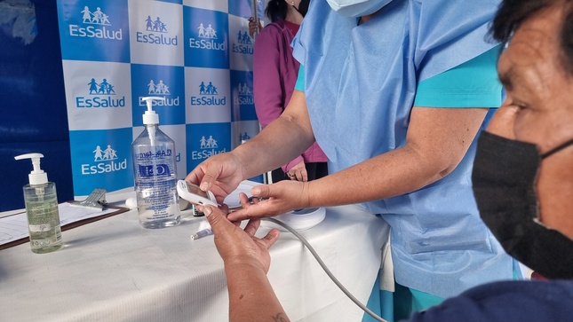 Essalud Grau realiza campaña preventiva de diabetes en adultos mayores