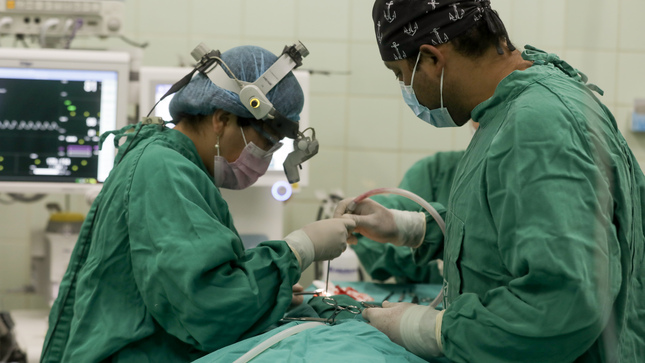 EsSalud Pasco realizó exitosa cirugía para extirpar tumor del rostro de paciente de 87 años