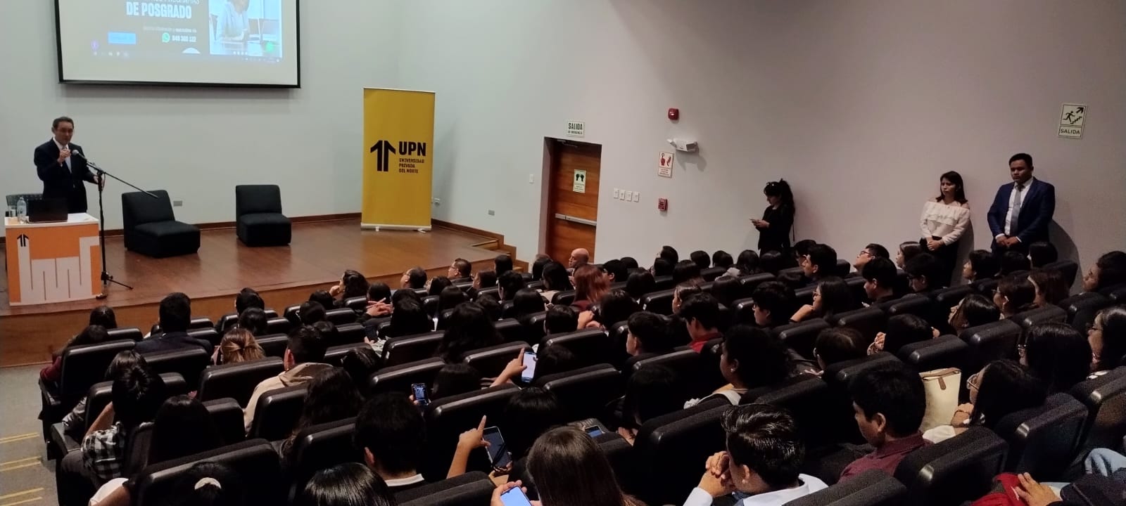 Exposición del magistrado Helder Domínguez Haro en la Universidad Privada del Norte.