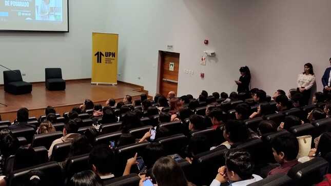 Exposición del magistrado Helder Domínguez Haro en la Universidad Privada del Norte.