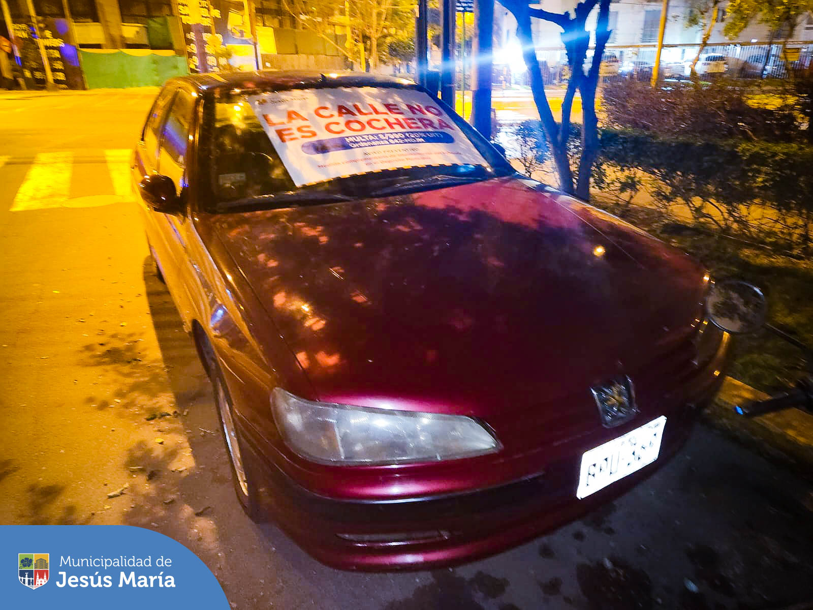 💪 Continuamos en la lucha para que nuestras calles no sean utilizadas como estacionamientos particulares ni de vehículos de carga. Compartimos las imágenes del megaoperativo realizado en diversos puntos de Cuba, Huamachuco, Huiracocha, Arnaldo Marquez, Hermilio Valdizan, Octavio Bernal, Horacio Urteaga, San Felipe, Brasil y Canterac.
☝️ Exhortamos a los propietarios a retirarlos en el breve plazo, respetando las ordenanzas vigentes.