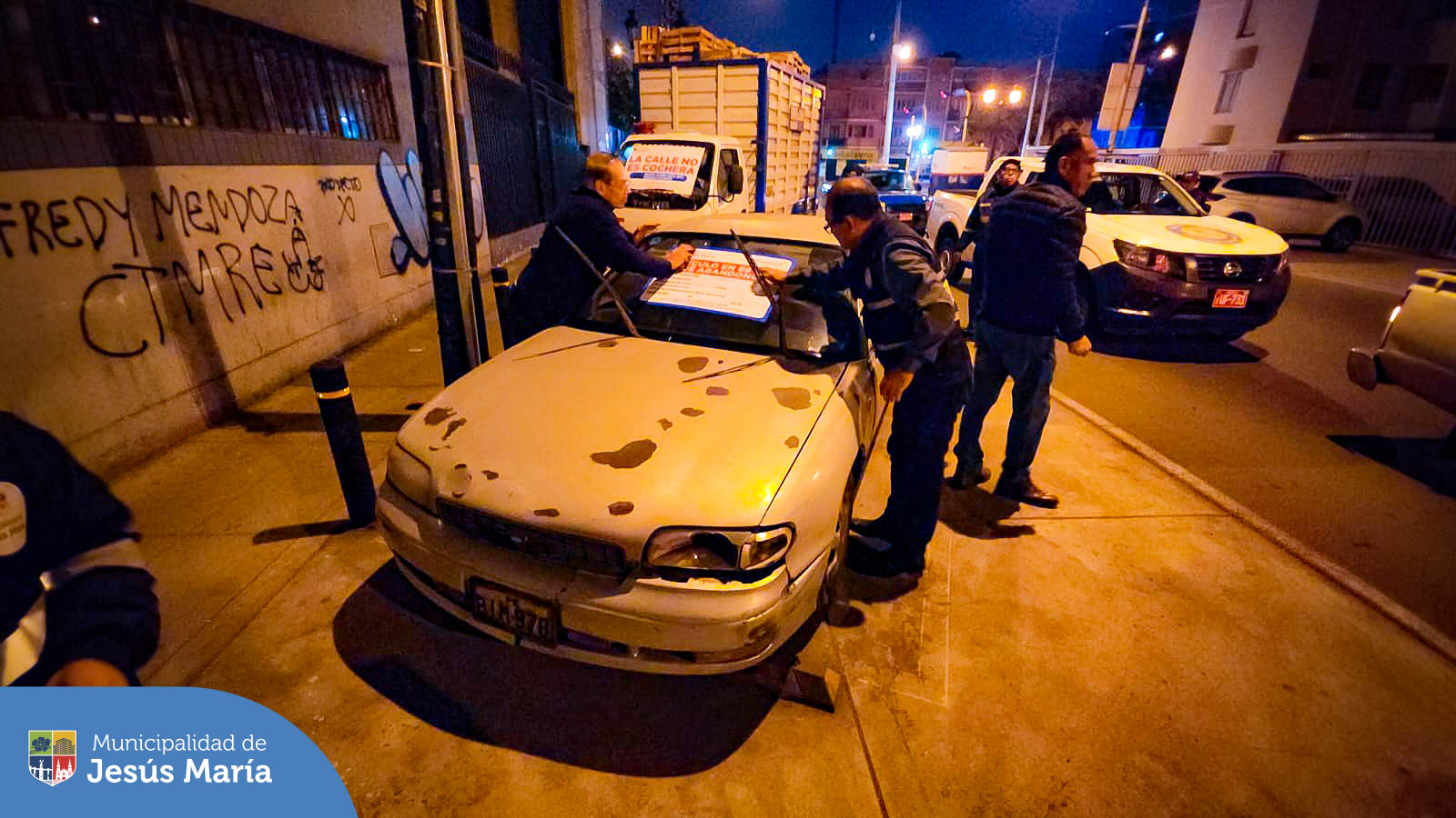 💪 Continuamos en la lucha para que nuestras calles no sean utilizadas como estacionamientos particulares ni de vehículos de carga. Compartimos las imágenes del megaoperativo realizado en diversos puntos de Cuba, Huamachuco, Huiracocha, Arnaldo Marquez, Hermilio Valdizan, Octavio Bernal, Horacio Urteaga, San Felipe, Brasil y Canterac.
☝️ Exhortamos a los propietarios a retirarlos en el breve plazo, respetando las ordenanzas vigentes.
