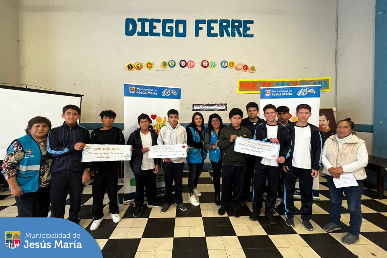 👨‍👩‍👧‍👦 ¡Juntos construimos un futuro más seguro y saludable! En el marco de las actividades para la prevención de consumo de drogas, se viene realizando el programa “Familias Fuertes, Amor y Límites” a los estudiantes del Colegio Diego Ferré y sus familias. 💪❤️ 
🏫 Pronto estaremos extendiendo este valioso recurso a más colegios de nuestro distrito.