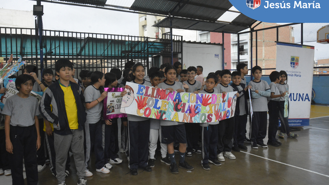 👧👦🎉En el marco del Día Nacional contra la Violencia Sexual Infantil y el Día Universal del Niño, visitamos la institución educativa 🏫 CAP. FAP José Abelardo Quiñones, llevándoles diversas actividades recreativas con el objetivo de fomentar la confraternidad entre los estudiantes e incentivarlos a reflexionar sobre sus derechos.
