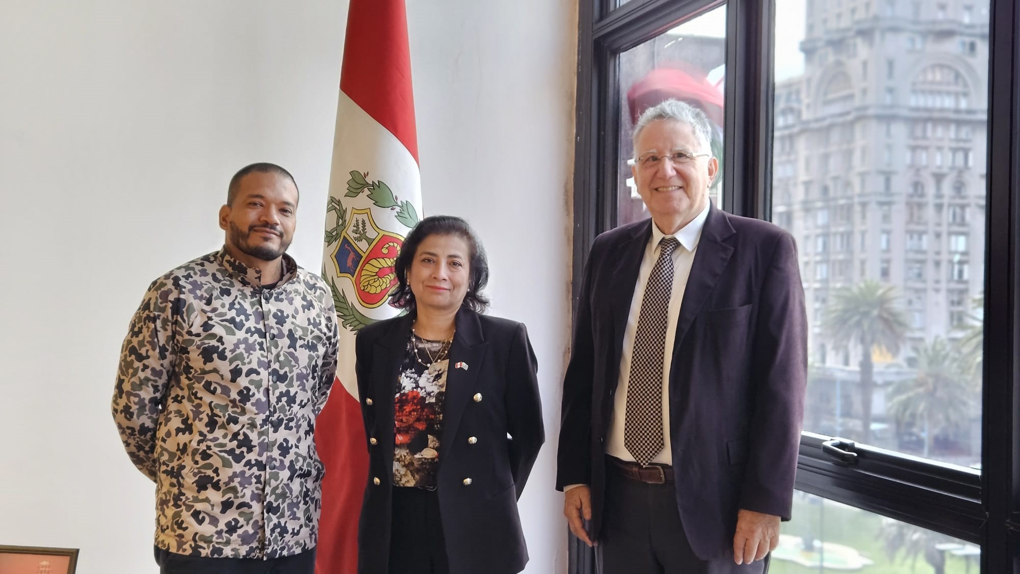 Embajada del Perú en Uruguay promueve el arte peruano con mural artístico en el museo de San Gregorio de Polanco