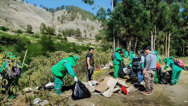 ACCIONES CONSTANTES PARA MANTENER LIMPIA NUESTRA CIUDAD