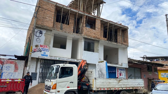 ¡𝐍𝐎 𝐂𝐎𝐍𝐒𝐓𝐑𝐔𝐘𝐀𝐒 𝐒𝐈𝐍 𝐋𝐈𝐂𝐄𝐍𝐂𝐈𝐀, 𝐓𝐔 𝐒𝐄𝐆𝐔𝐑𝐈𝐃𝐀𝐃 𝐄𝐒 𝐏𝐑𝐈𝐌𝐄𝐑𝐎! 