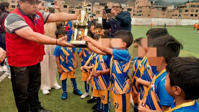 En el marco de la conmemoración de la Convención de los Derechos de Las Niñas, Niños y Adolescentes, la subgerencia de Programas Sociales y Empadronamiento y la DEMUNNA Cajamarca realizó el III Torneo Deportivo Por Los Derechos de Las Niñas, Niños y Adolescentes, donde participaron los niños de la cuna jardín Niño Jesús y María, IEP. Ángeles Celestiales, I.E. 105 Pachacutec, I.E Sara Macdougall y la I.E. Apalín Alto. 
👉Estas actividades buscan fomentar el deporte, así como dar a conocer de todos los derechos de los que disfrutan nuestros niños, niñas y adolescentes en la sociedad. 