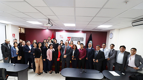 jueces y servidores judiciales del Módulo de la Nueva Ley Procesal del Trabajo del Callao participaron en la conferencia sobre la oralidad en los procesos de la NLPT