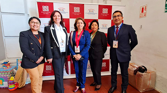 La comitiva de la Corte del Callao la integran la presidenta, Teresa Soto Gordon, las magistradas Madeleine Ildefonso Vargas (jueza superior) e Iveth Vera Guzmán (coordinadora de la comisión de acceso a la justicia), los servidores Edith Villarreal Huacachi (secretaria técnica) y Gino Villafuerte Cotrina (jefe de imagen institucional).