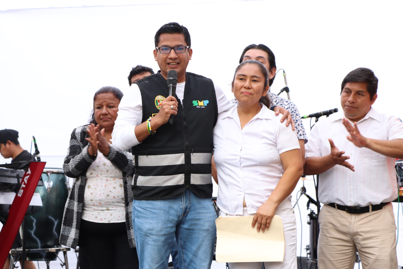 Alcalde con dirigenta