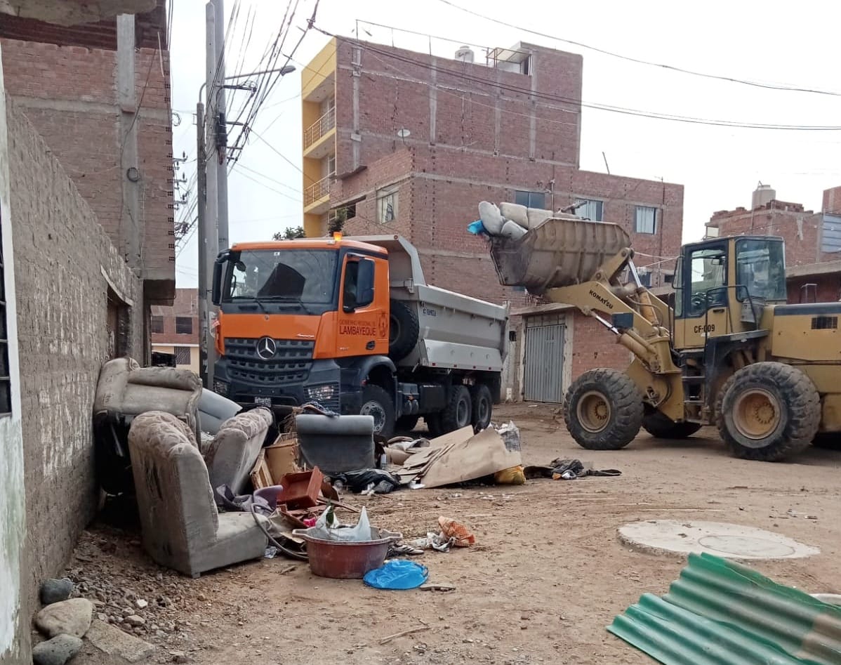 MPCH realiza campaña Limpia Techos como prevención ante pronóstico de lluvias