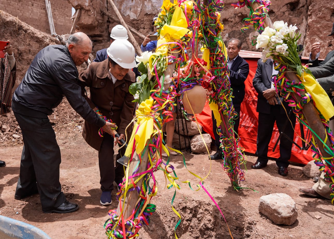 Academia Mayor de la Lengua Quechua celebra su Septuagésimo Aniversario de fundación