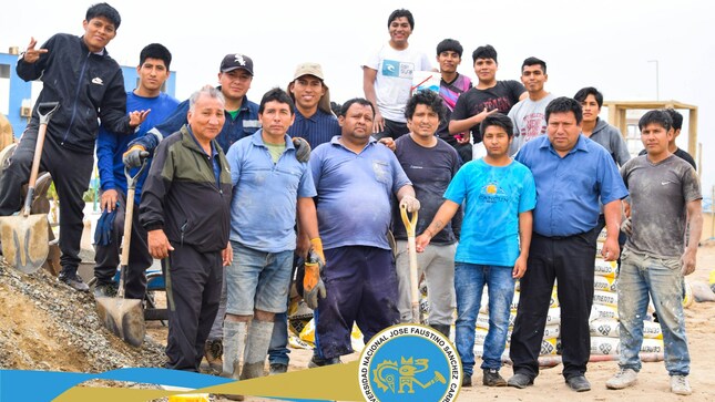 Equipo de construccion en la obra