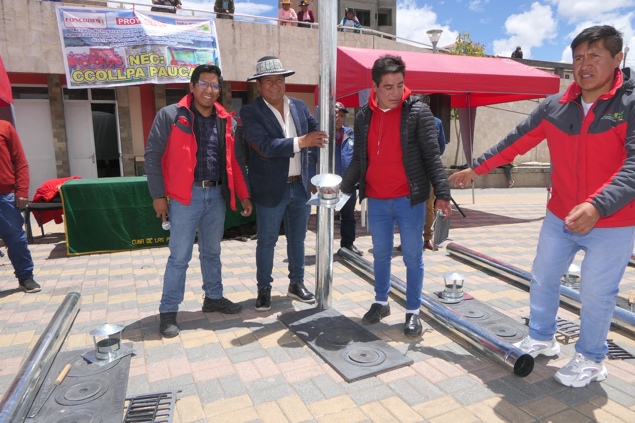 Esta entrega es gracias al convenio tripartito FONCODES- Municipalidad Distrital de Paucará - Núcleo ejecutor central Ccollpa Paucará.