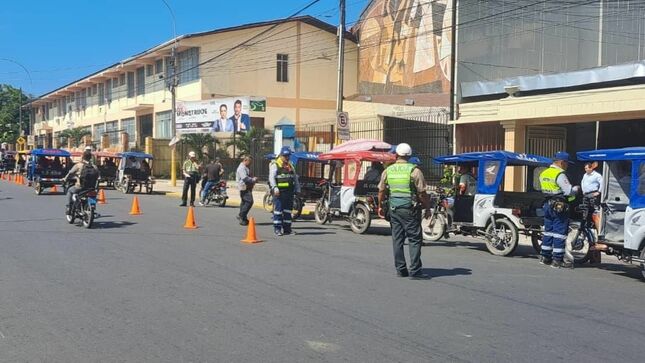Municipalidad de maynas continúa operativos contra motocarros para verificar el pintado de los números de placas