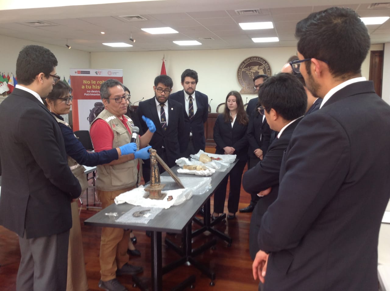 Ministerio de Cultura capacitó a alumnos de la Academia Diplomática del Perú en materia de lucha contra tráfico ilícito de bienes culturales