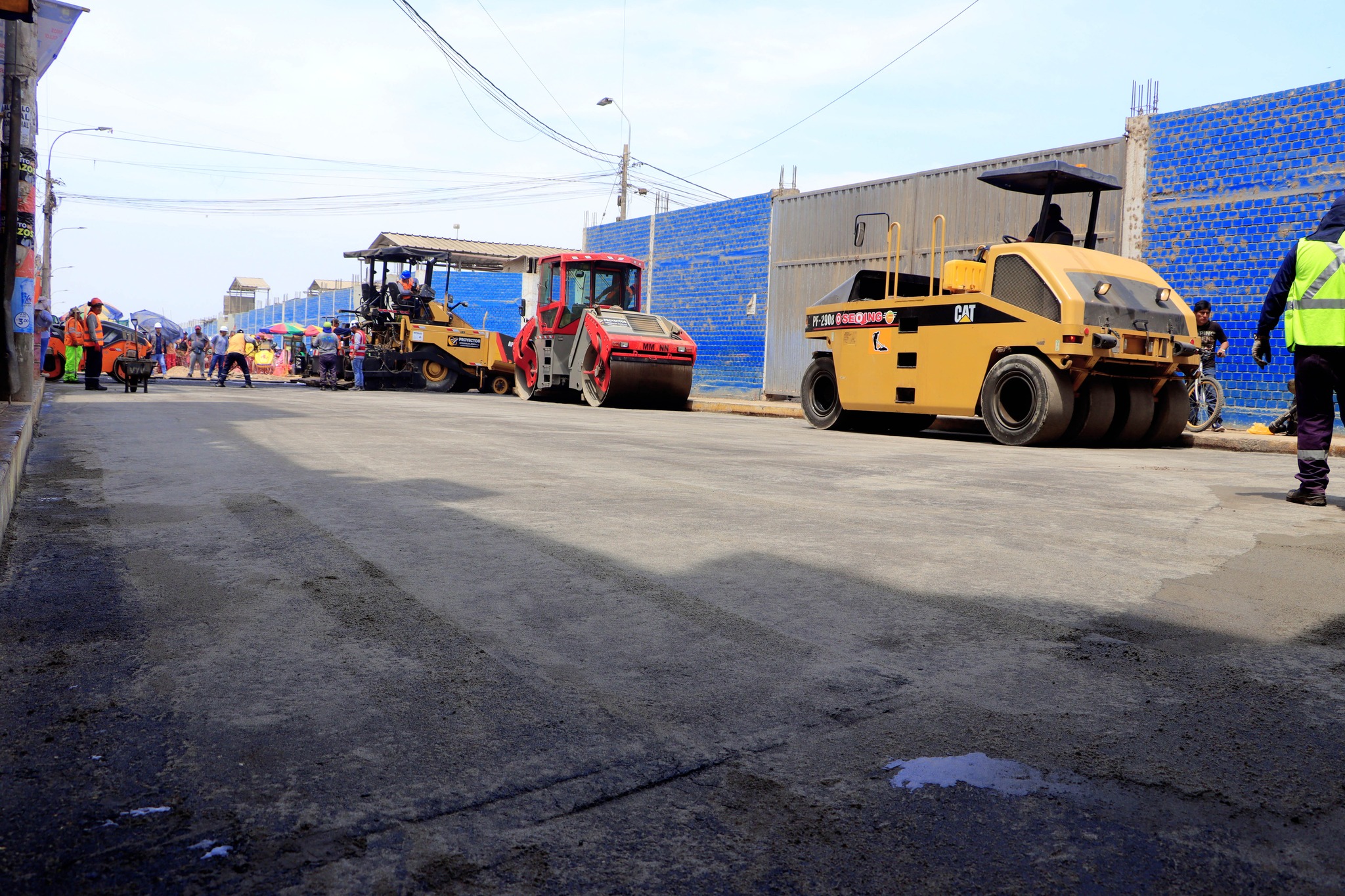 Vecinos y comerciantes de los alrededores del Mercado Modelo y del Mercado Hortalizas, en la UrbanizaciΓ³n Subauste del RΓo, se mostraron conformes con el avance de las obras de pistas y veredas