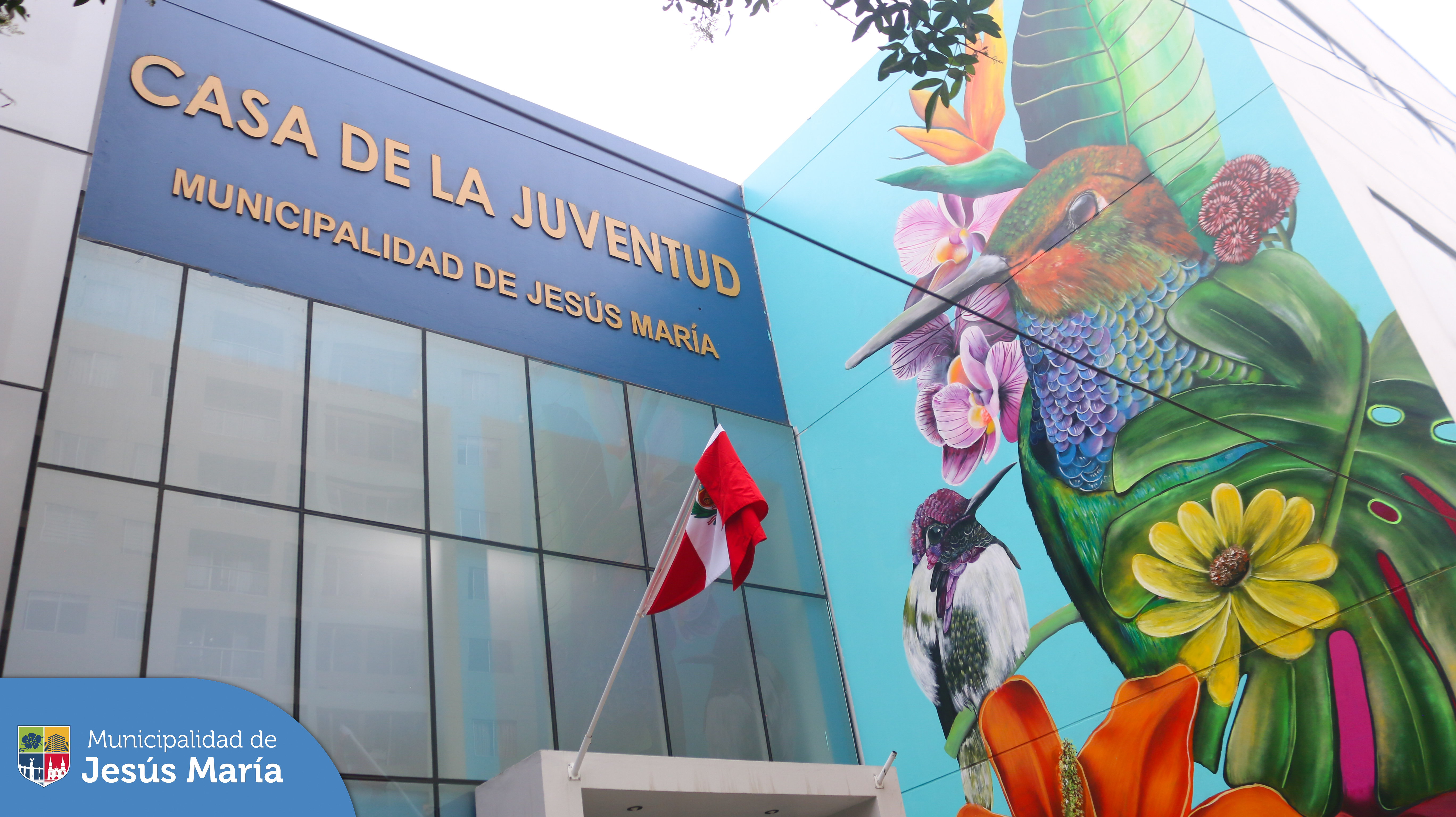 Los invitamos a conocer el hermoso mural que da vida al punto de encuentro de nuestros jóvenes jesusmarianos. Visítalo en 📍Av. Horacio Urtega cdra. 10
