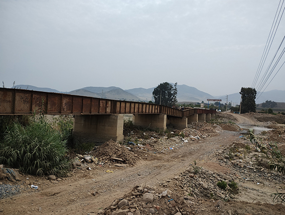 Puente Rojo de La Huaca