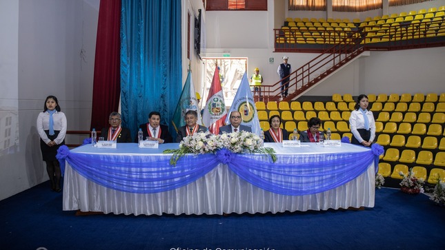 UNHEVAL celebra 59 años de excelencia académica