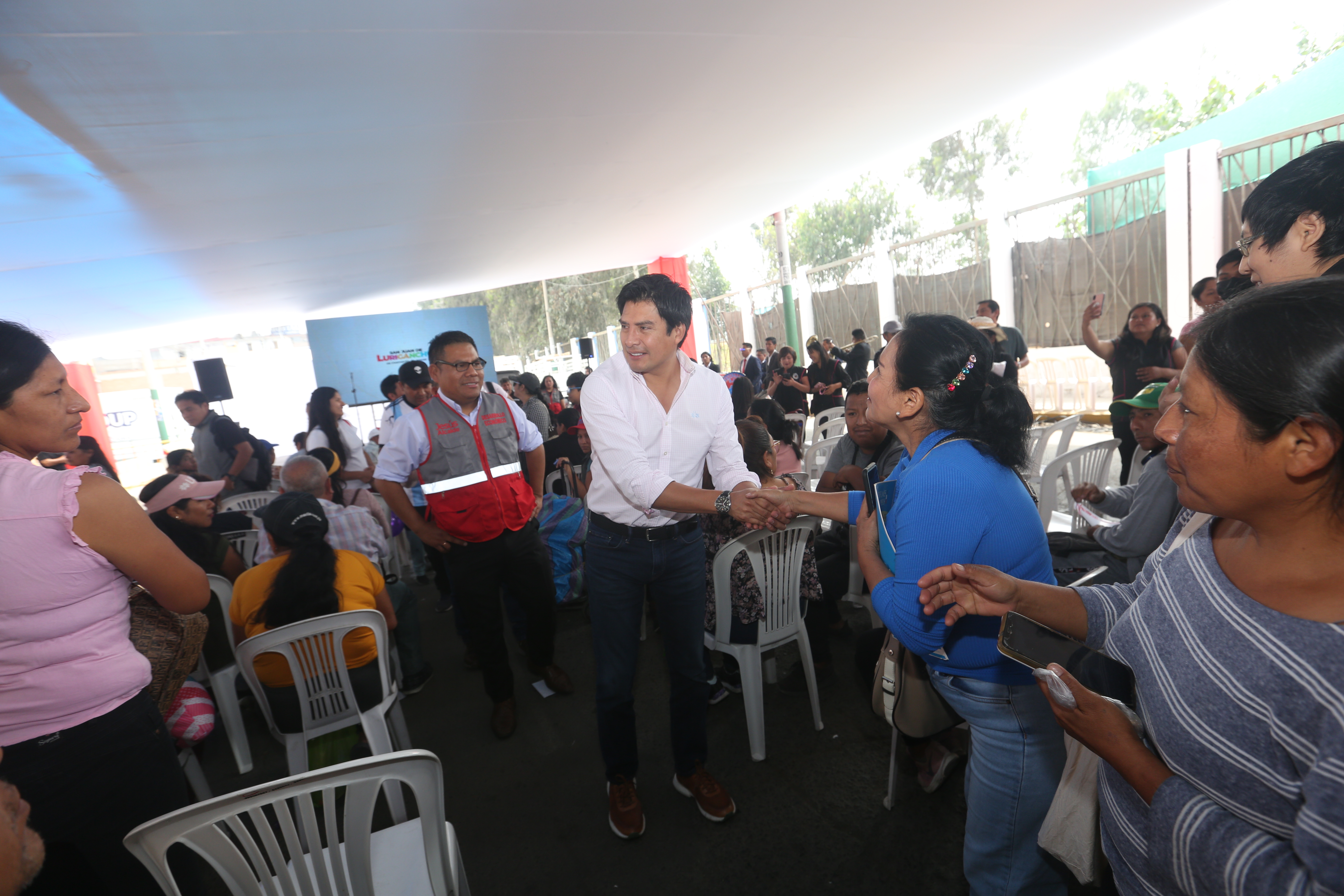 La Mega Feria del Empleo recibió a miles de vecinos de SJL.