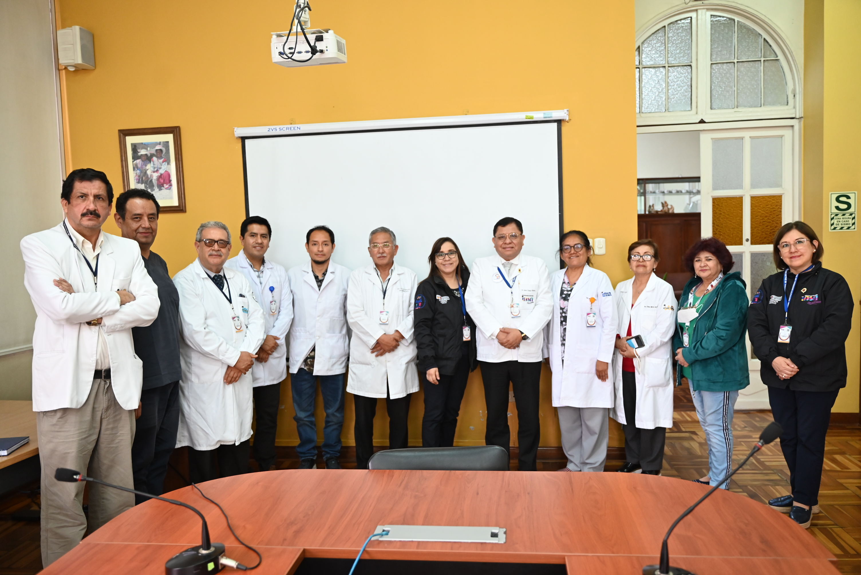Cirujanos del INSN se capacitan para crear la unidad de trasplante hepático