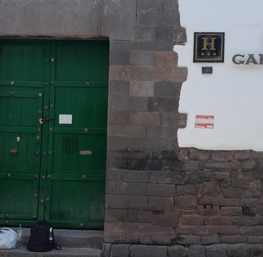 Ministerio de Cultura: Limpiaron pintas en muro pétreo de inmueble en el Centro Histórico de Cusco