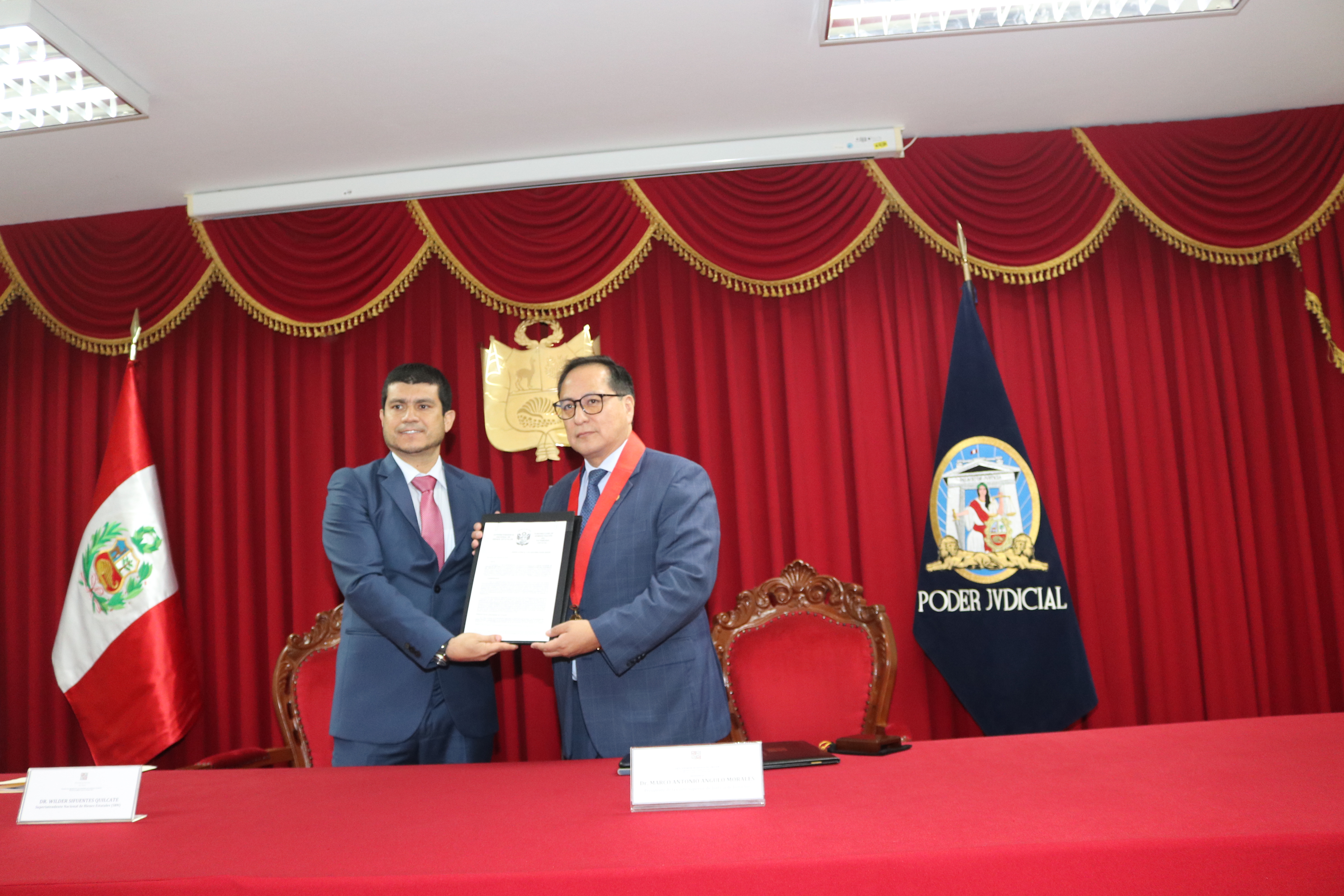 Ceremonia de entrega de resolución de la SBN a la Corte Superior de Justicia de Lima Sur