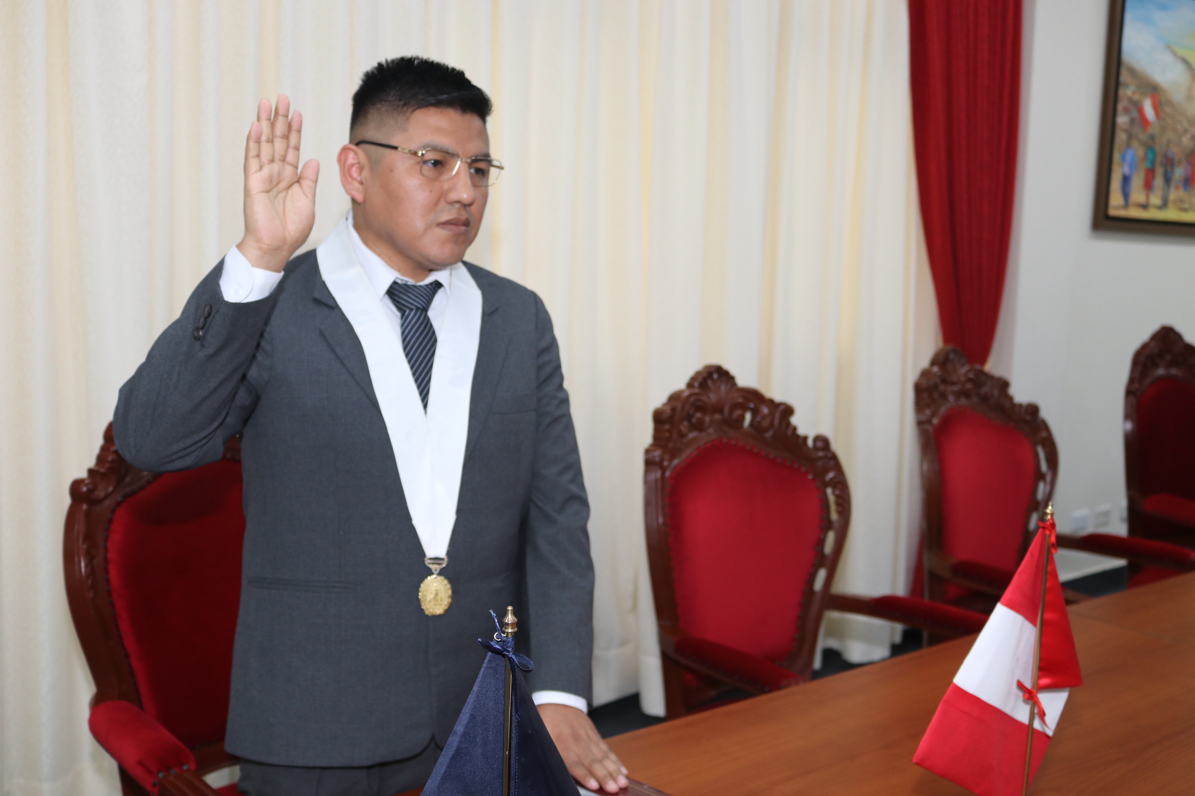 Juramentan a juez para el Juzgado Penal Liquidador de Lurín.