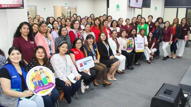 Más de 90 obstetras de Lima norte fueron capacitadas para prevenir y atender casos de violencia contra la mujer