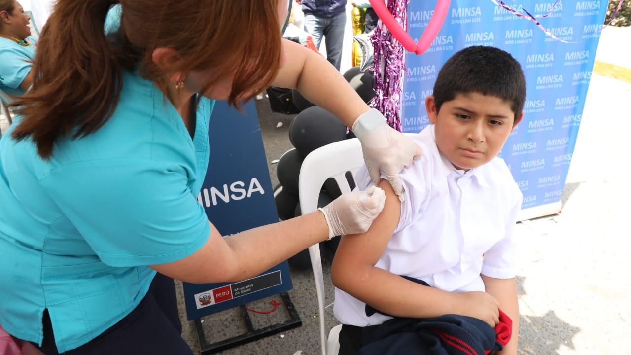Minsa dio inicio a la II Jornada Nacional de Vacunación cuya meta es vacunar a más 70 000 niñas y niños