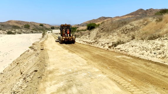 GORE Piura ejecuta mantenimiento rutinario desde La Islilla (Paita) hasta Sechura
