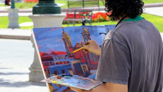 La Municipalidad Provincial de Mariscal Nieto realizó la premiación del "octavo concurso nacional de pintura rápida Sergio Gamez Alejo” reuniendo a talentosos artistas de diversas ciudades del país quienes estuvieron en los atractivos turísticos de la provincia para la inspiración necesaria, demostrando sus destrezas en pintura al óleo, acrílica y mixta.
