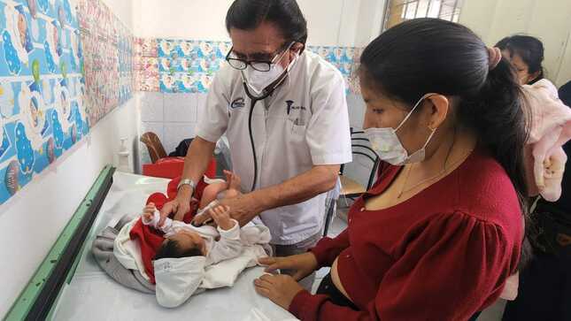 Cerca del 98 % de los profesionales de salud asistieron a trabajar con normalidad en Lima y Callao
