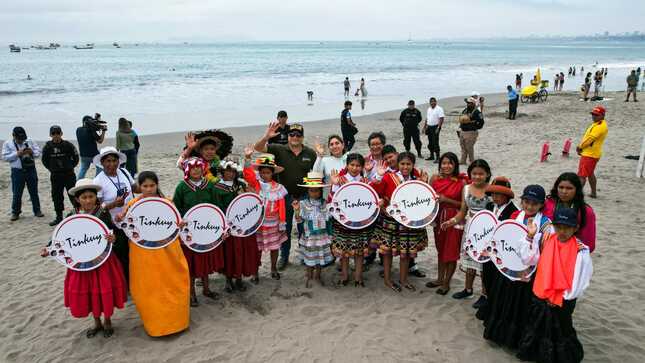 Momento mágico e inolvidable en playa Agua Dulce 