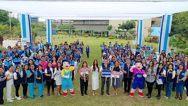 Foto 1 de Ministerio de Salud y gobiernos locales de Lima Centro firman compromiso para prevenir la anemia 