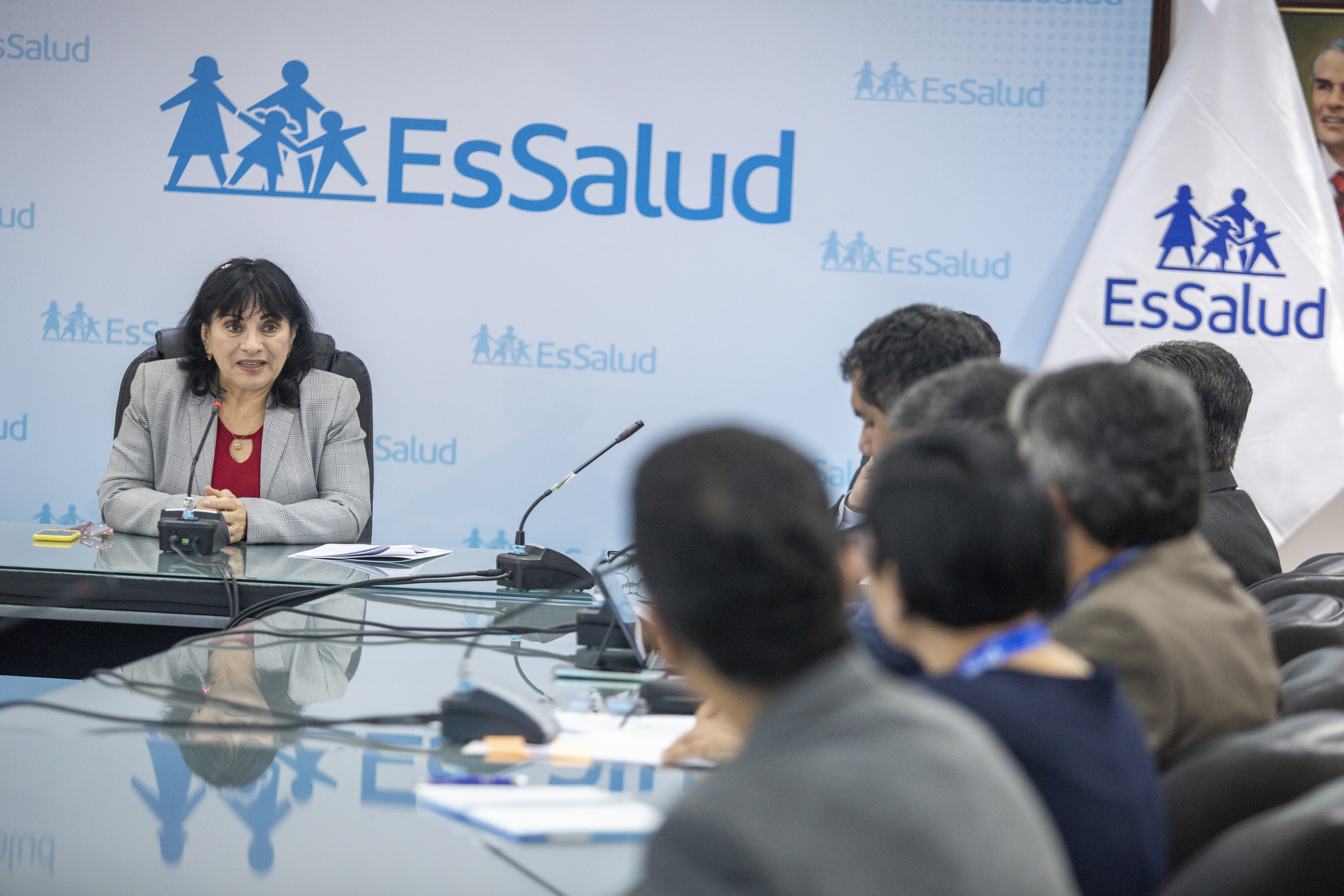 EsSalud firma convenio con dos clínicas para la emisión digital y automática del Certificado de Incapacidad Temporal para el Trabajo