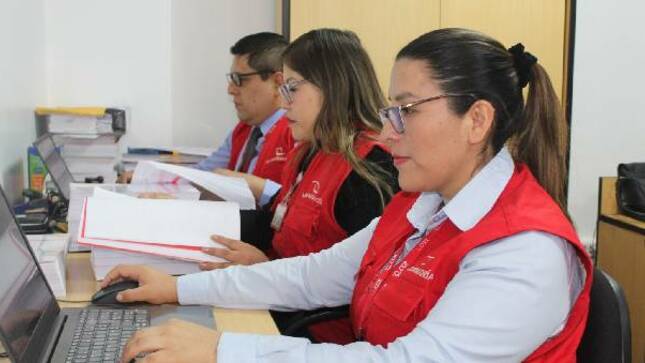 La Contraloría evidenció irregularidades en el proceso de selección (adjudicación simplificada) para la Contratación del servicio de recojo, transporte y disposición final de residuos sólidos biocontaminados y especiales de los establecimientos de salud de la jurisdicción de la Red de Servicios de Salud Cusco Norte. 