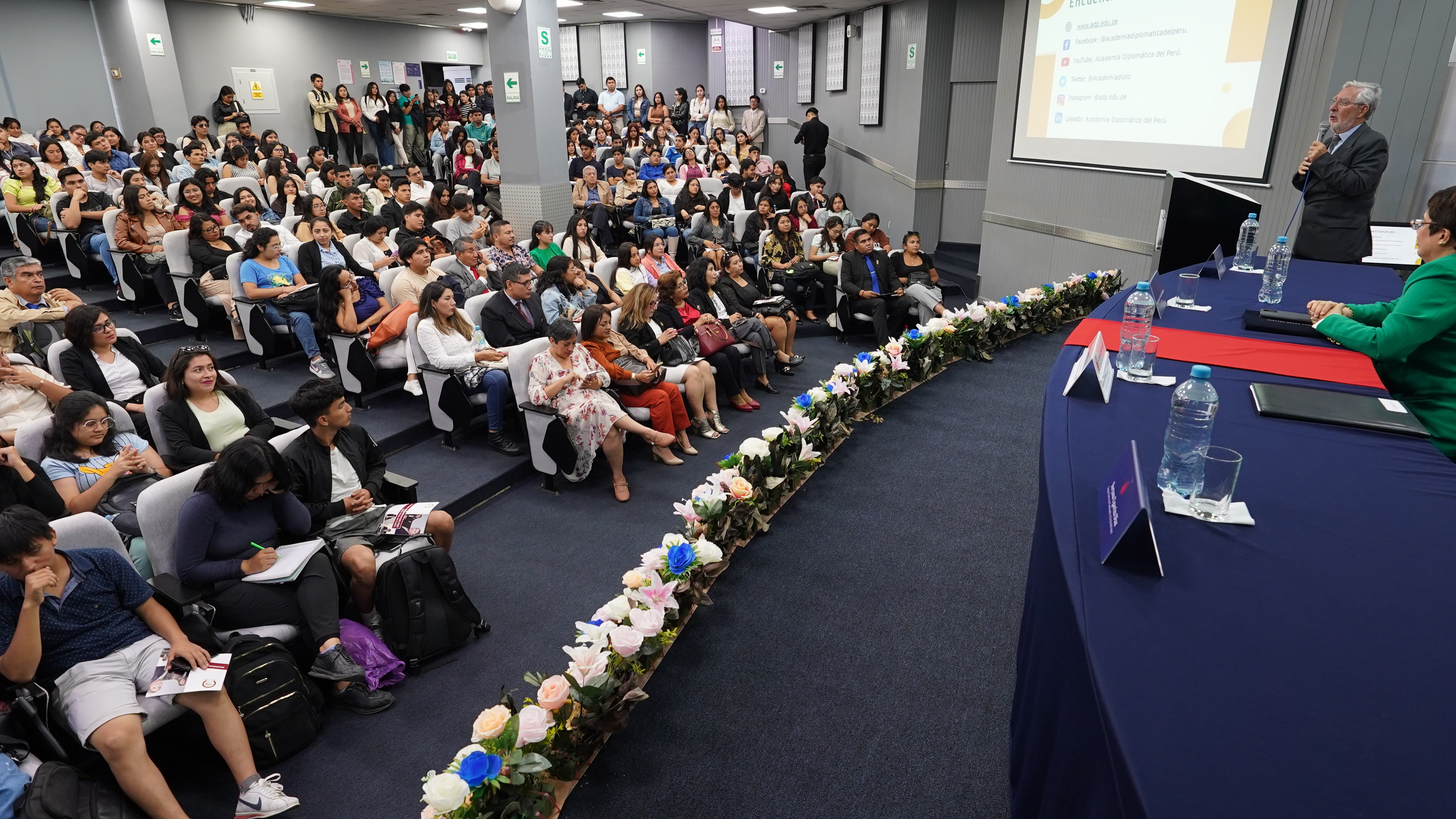 Cancillería Trujillo despierta el interés de estudiantes universitarios sobre la Academia Diplomática del Perú