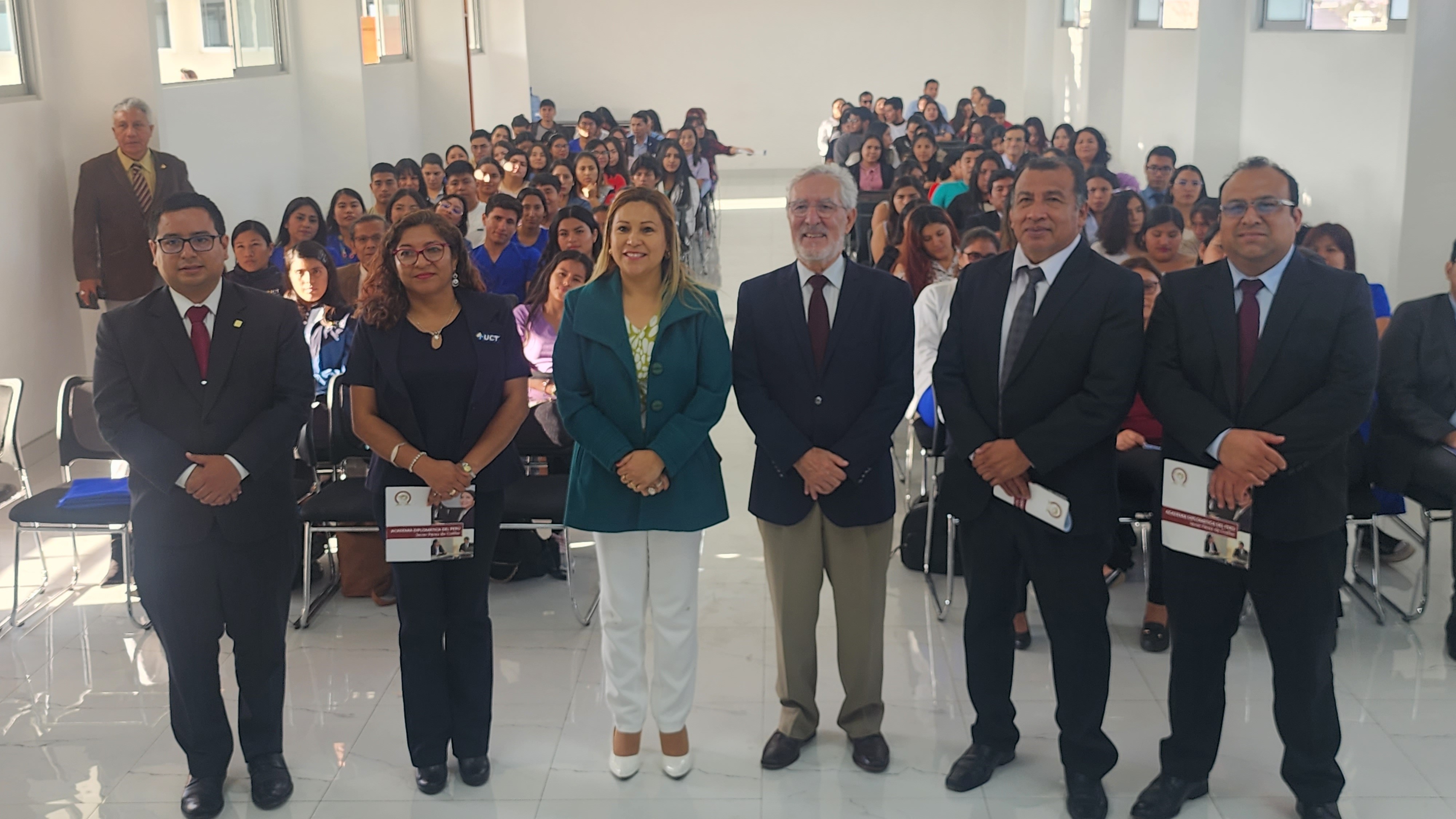 Cancillería Trujillo despierta el interés de estudiantes universitarios sobre la Academia Diplomática del Perú