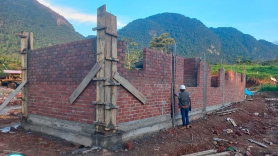 CONTINUA EN MARCHA LA CONSTRUCCIÓN DEL MODERNO LOCAL MULTIUSO CON FINES TURÍSTICOS EN LA LOCALIDAD DE JORGE BASADRE