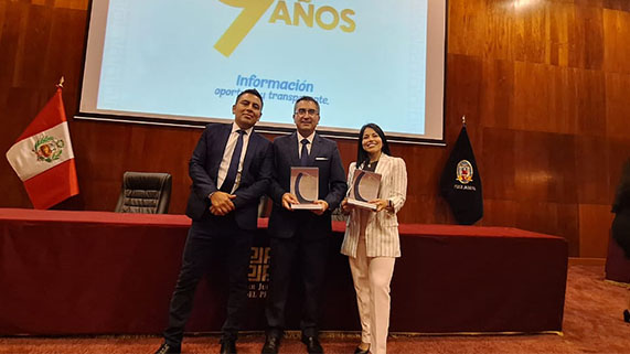 Equipo del Órgano de Imagen Institucional de la Corte Superior de Justicia del Callao integrado por Gino Villafuerte Cotrina (jefe), Óscar Rivera Mejía y Johana Roca Olmos recibieron doble reconocimiento por su labor difuroa a nivel nacional