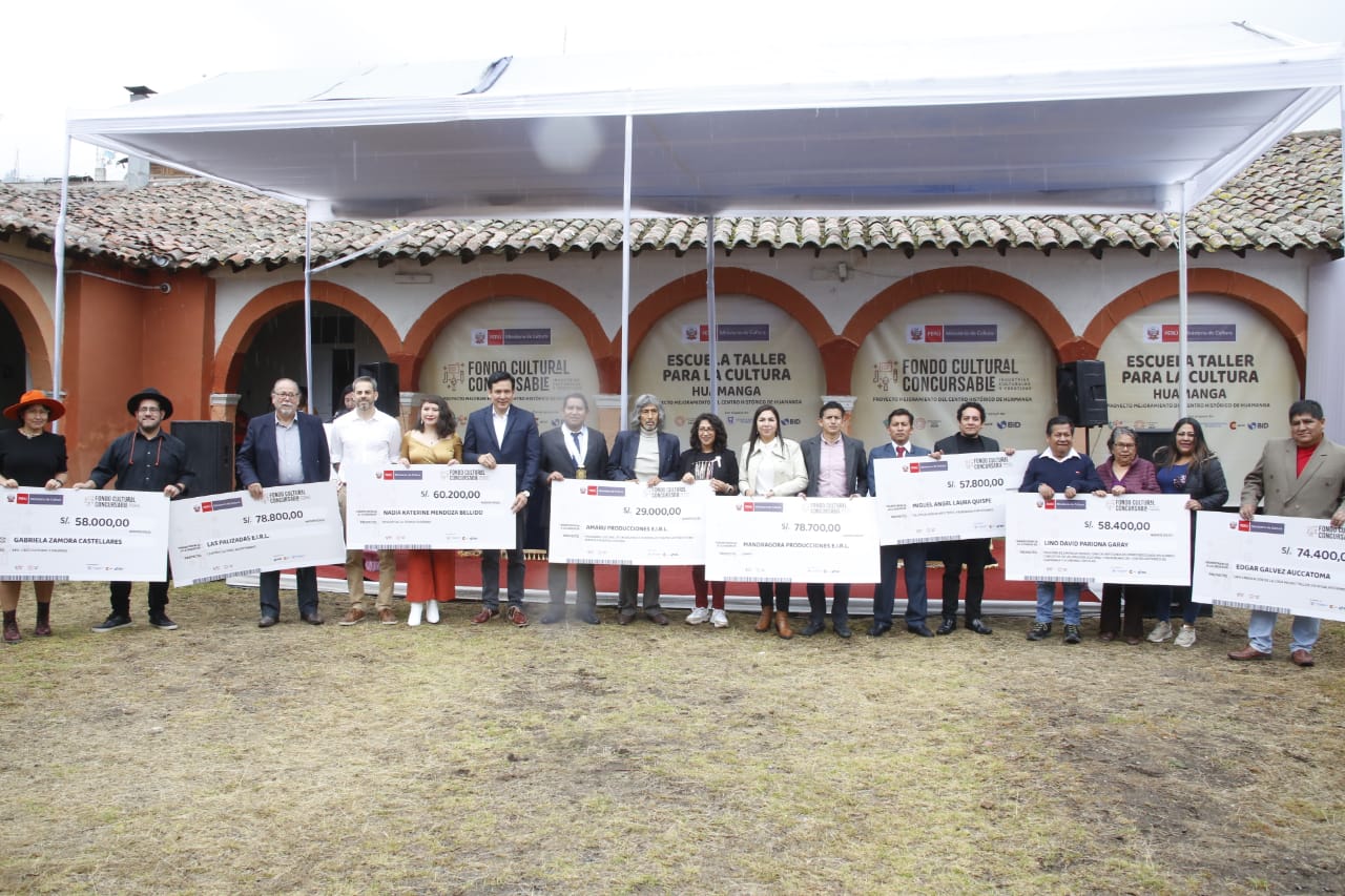 Ministra de Cultura lanzó primera Escuela Taller para la Cultura en Ayacucho
