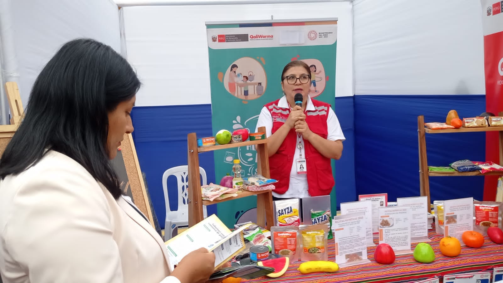 Alcalde Fernando CΓ‘rdenas y congresista Nieves Limachi inauguraron la III CampaΓ±a Multisectorial Descentralizada "Juntos por la Infancia"